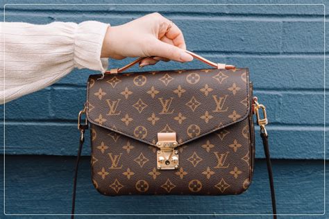 diferença entre louis vuitton original e replica|authentic louis vuitton.